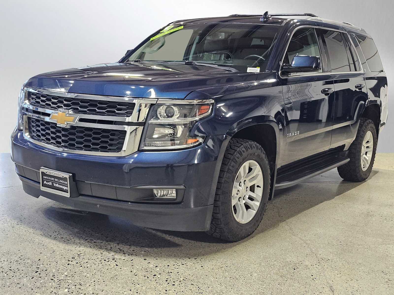 Used 2019 Chevrolet Tahoe LT w/ Luxury Package AWD/4WD image 3