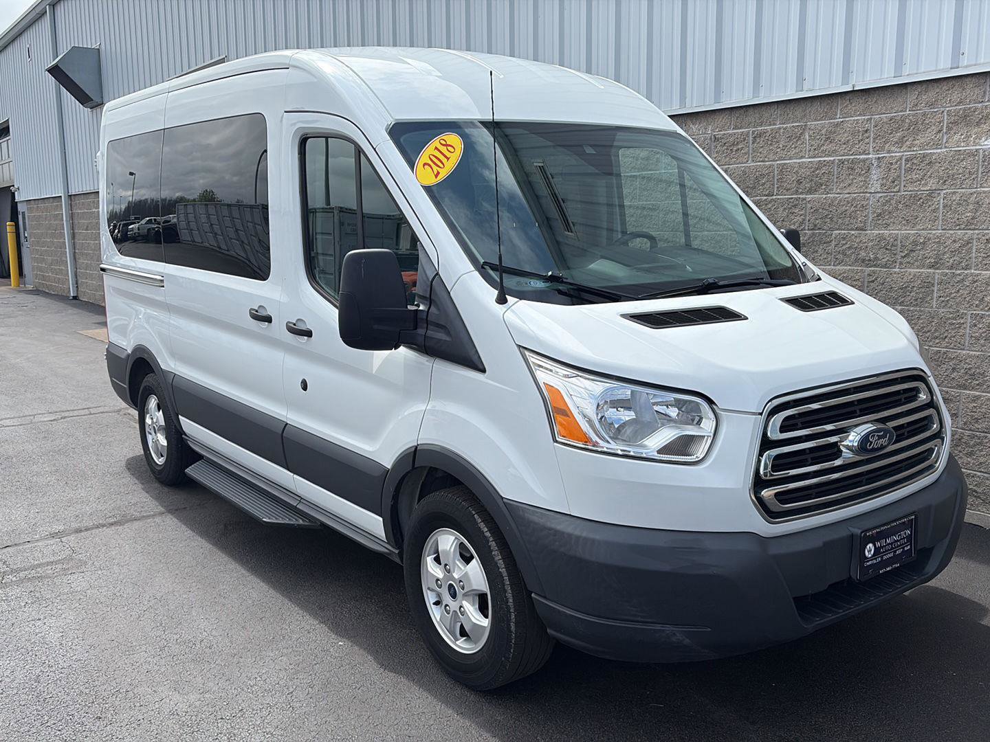 Used 2018 Ford Transit 150 XLT image 2