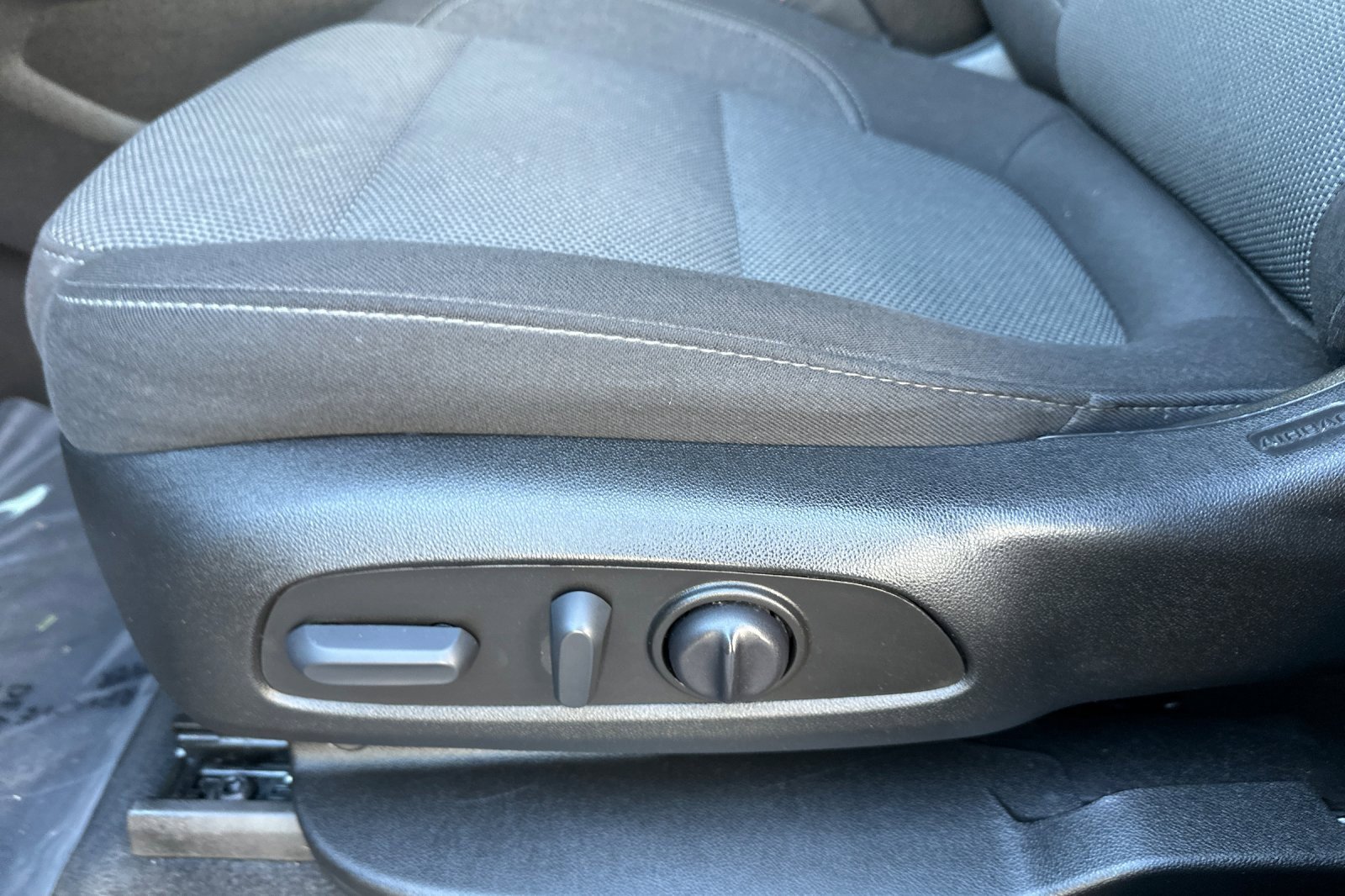 Used 2023 Chevrolet Traverse LT image 14