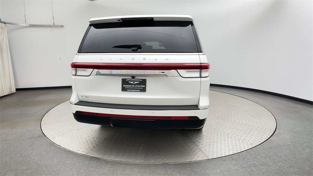 Used 2024 Lincoln Navigator L Reserve image 3