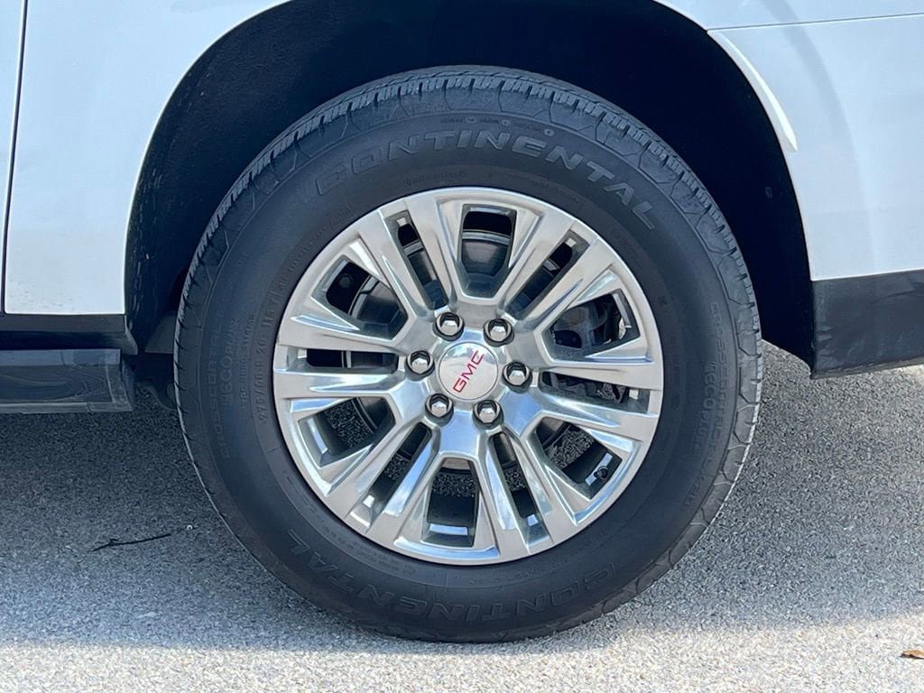 Used 2023 GMC Yukon XL Denali AWD/4WD image 11