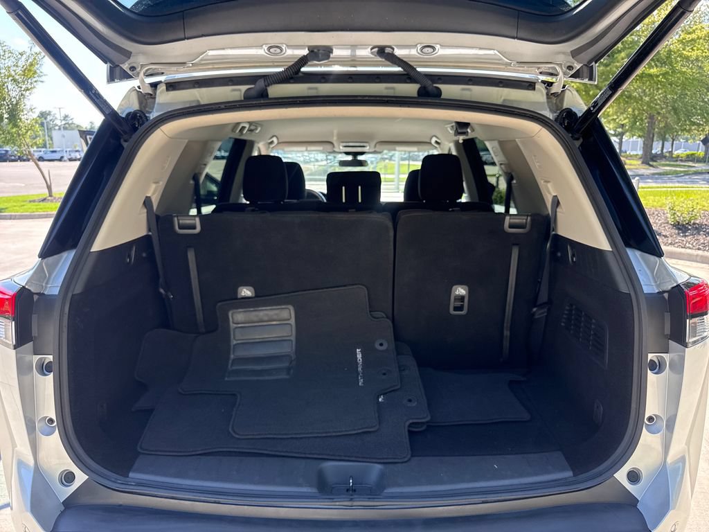 Used 2025 Nissan Pathfinder SV FWD image 33