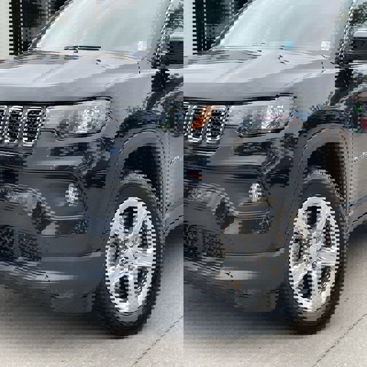 Used 2024 Jeep Compass Latitude w/ Altitude Special Edition image 8