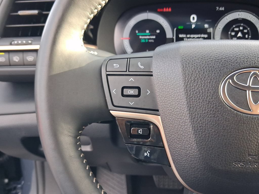 Used 2025 Toyota Crown Signia AWD/4WD image 19