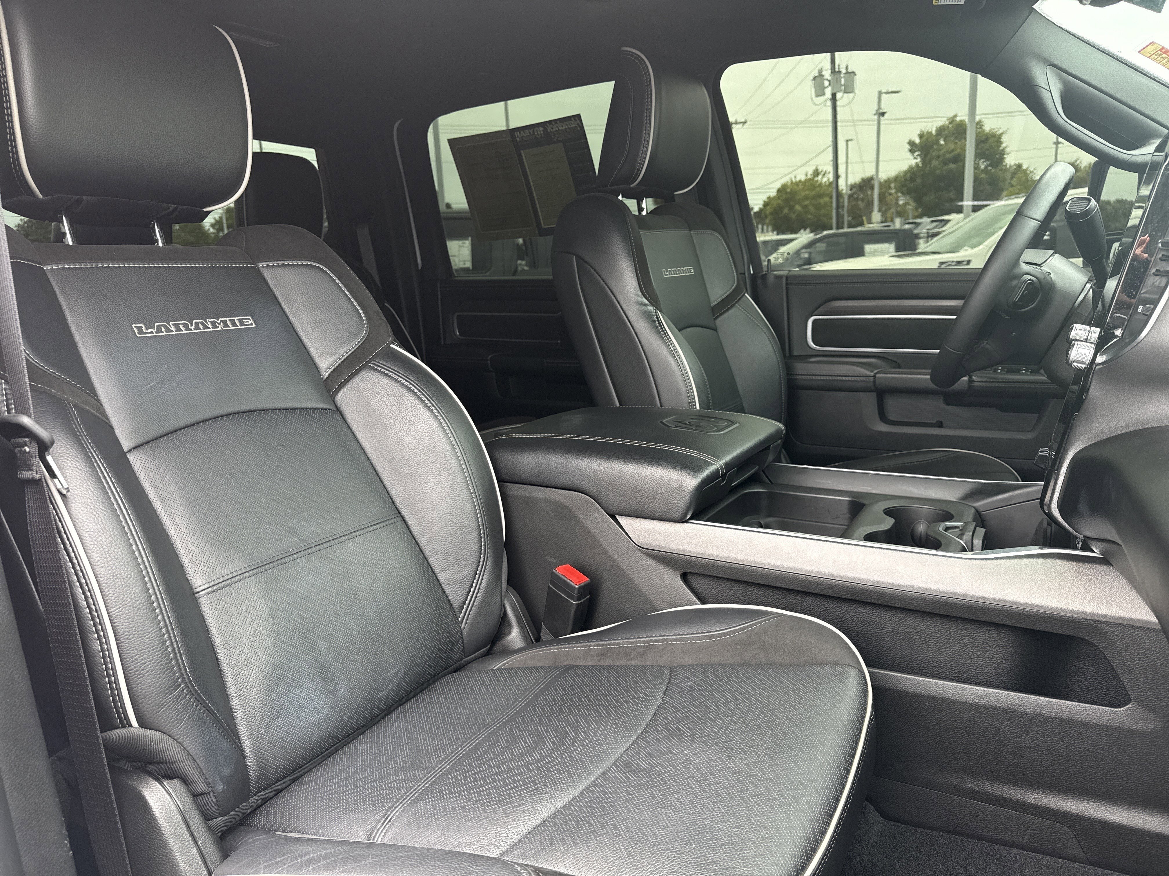 Used 2025 RAM 3500 Laramie AWD/4WD image 33