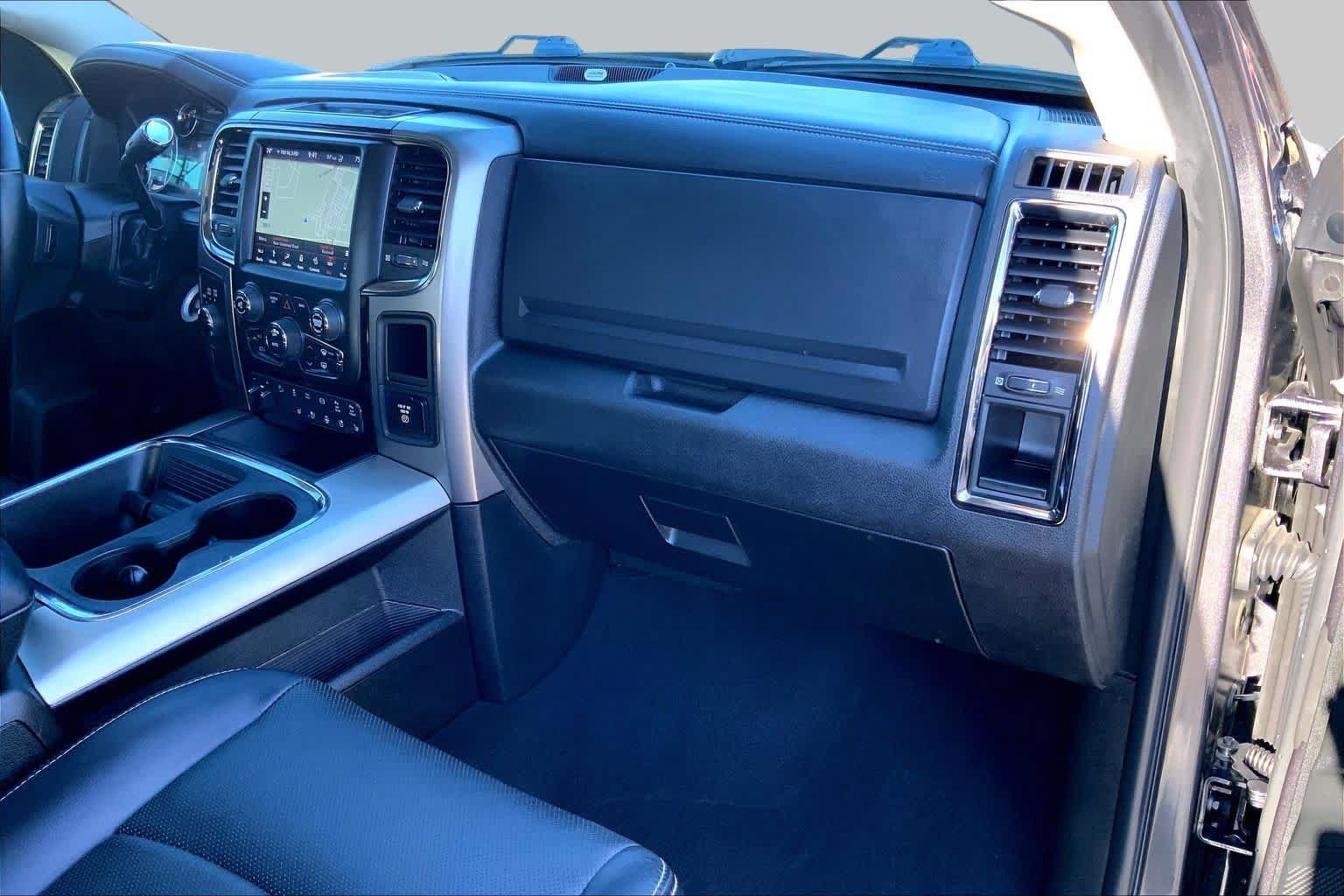 Used 2018 RAM 2500 Laramie w/ Sport Appearance Group AWD/4WD image 17