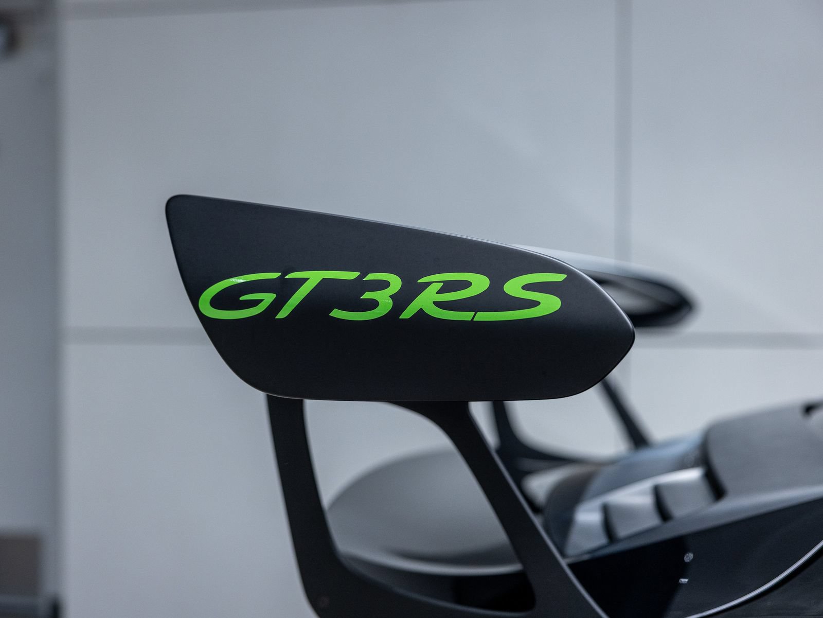 Certified 2019 Porsche 911 GT3 RS RWD image 18