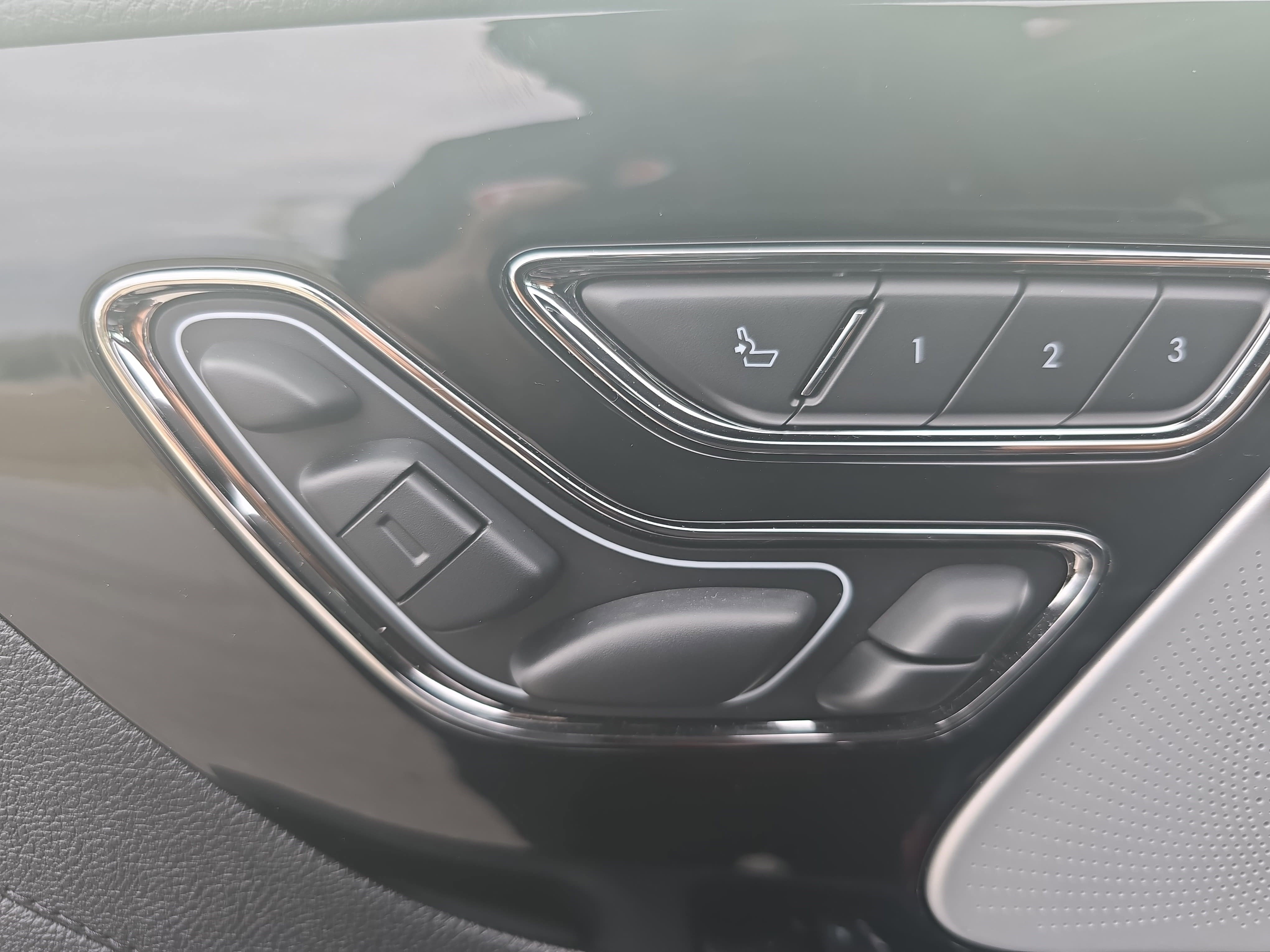 Used 2025 Lincoln Aviator Reserve w/ Equipment Group 201A image 29