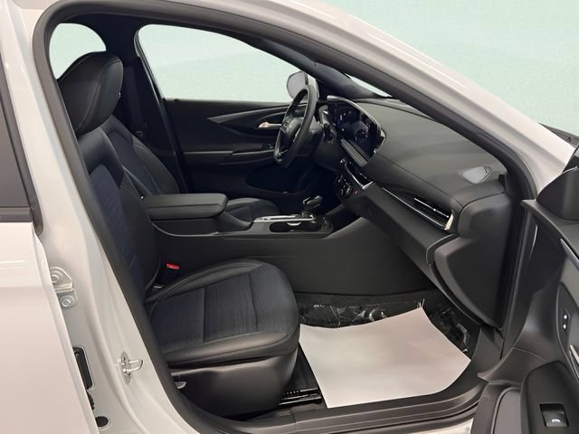 Certified 2025 Buick Envista Preferred FWD image 11
