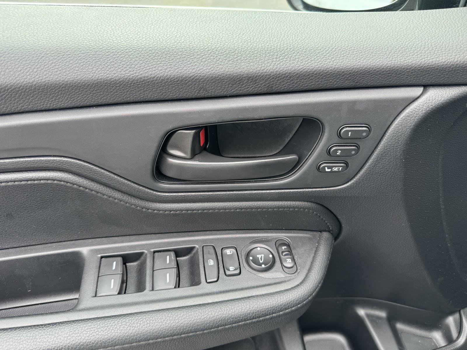 Used 2025 Honda Odyssey Sport-L image 22