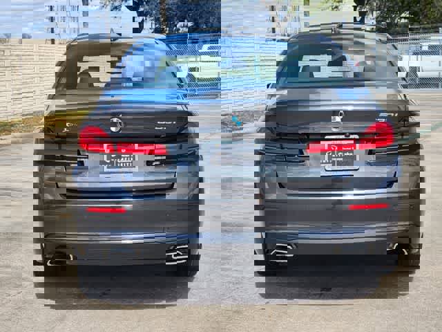 Used 2021 BMW 530i xDrive w/ Convenience Package image 5