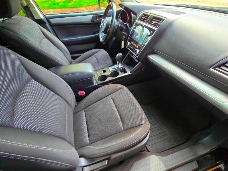 Used 2018 Subaru Outback 2.5i Premium image 2