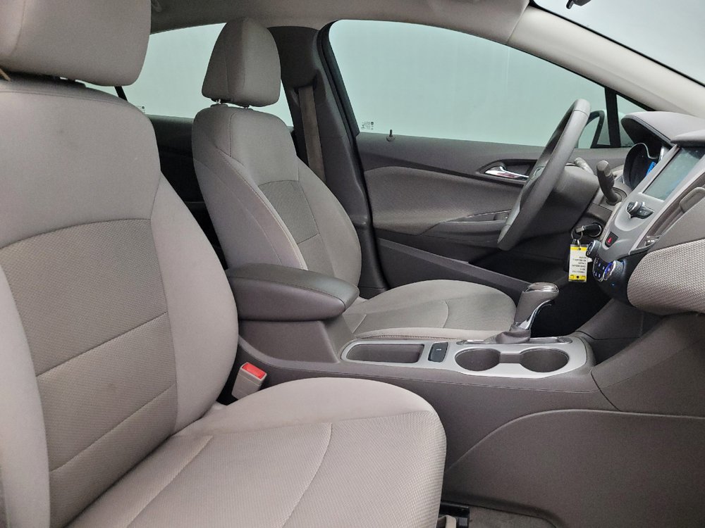 Used 2017 Chevrolet Cruze LS FWD image 21