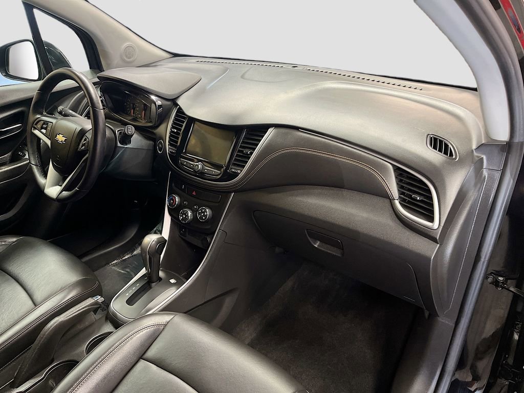 Used 2022 Chevrolet Trax LT w/ Premium Seat Package image 28