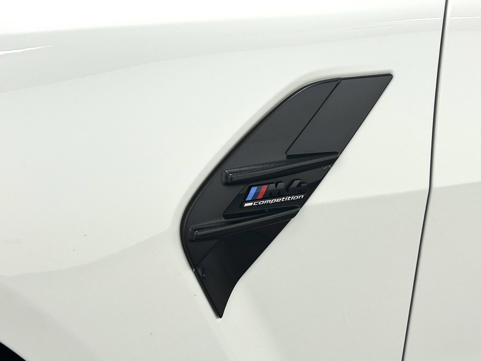 Used 2022 BMW M4 xDrive Competition w/ M Carbon Exterior Package image 4