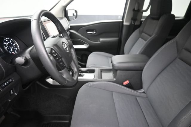 Used 2024 Nissan Frontier SV RWD image 17