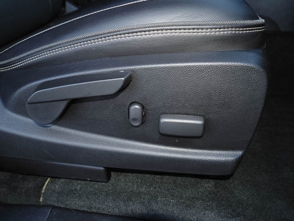 Used 2018 GMC Canyon Denali image 21