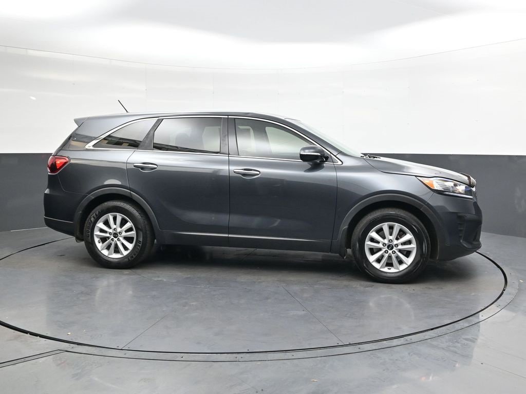 Used 2020 Kia Sorento LX image 3