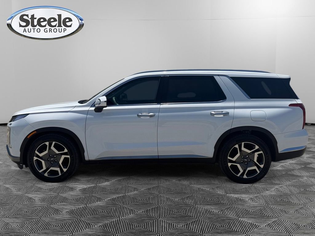 Used 2024 Hyundai Palisade Limited FWD image 2
