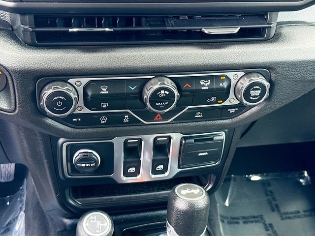 Used 2024 Jeep Wrangler Sport AWD/4WD image 15