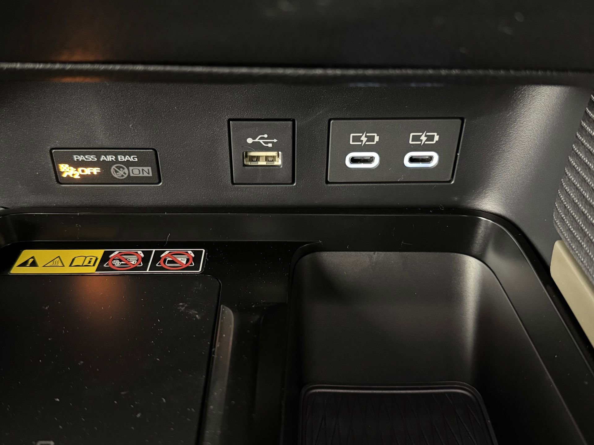 New 2026 Toyota Camry Hybrid FWD image 3