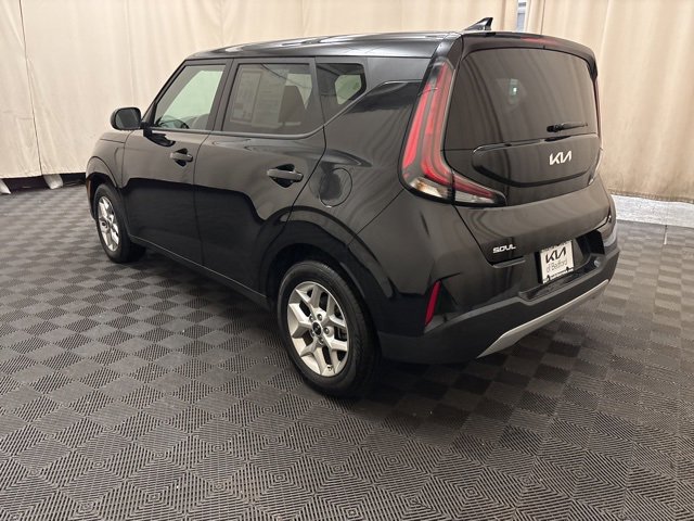 Used 2023 Kia Soul LX w/ LX Technology Package image 7
