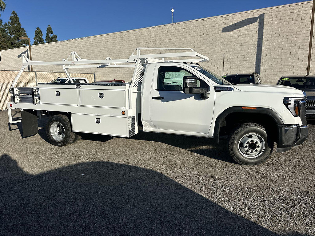 New 2026 GMC Sierra 3500 Pro w/ Fleet Convenience Package RWD image 3