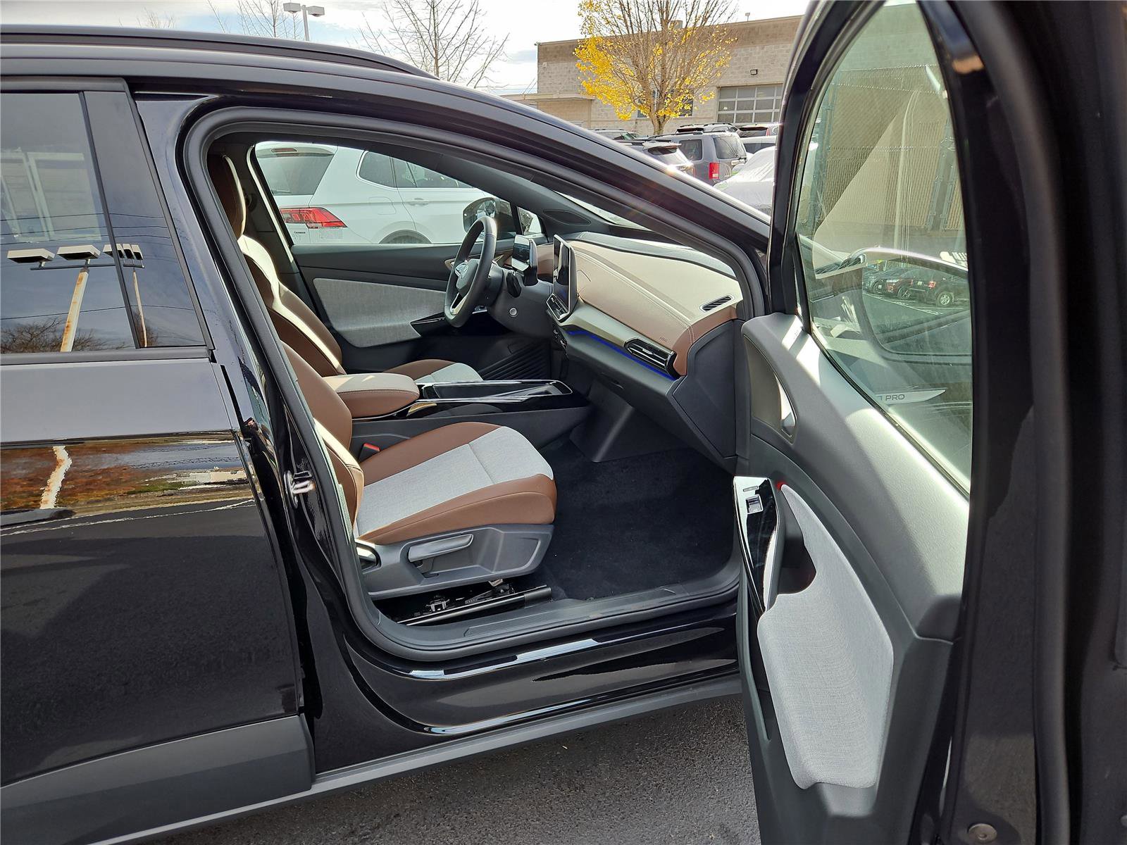 New 2025 Volkswagen ID.4 Pro image 25