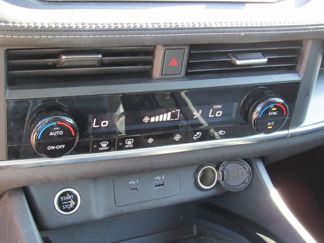 Used 2023 Nissan Rogue SV image 25