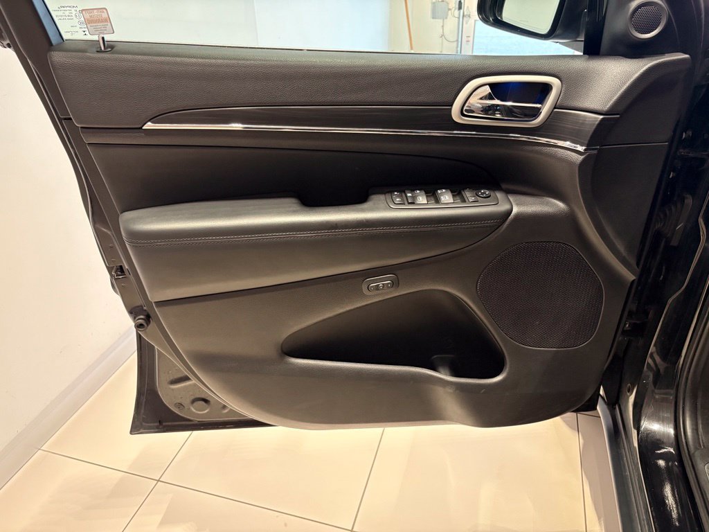 Used 2021 Jeep Grand Cherokee Limited AWD/4WD image 46