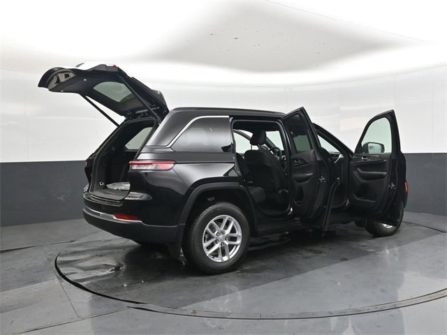 New 2025 Jeep Grand Cherokee Laredo X w/ Luxury Tech Group I image 44