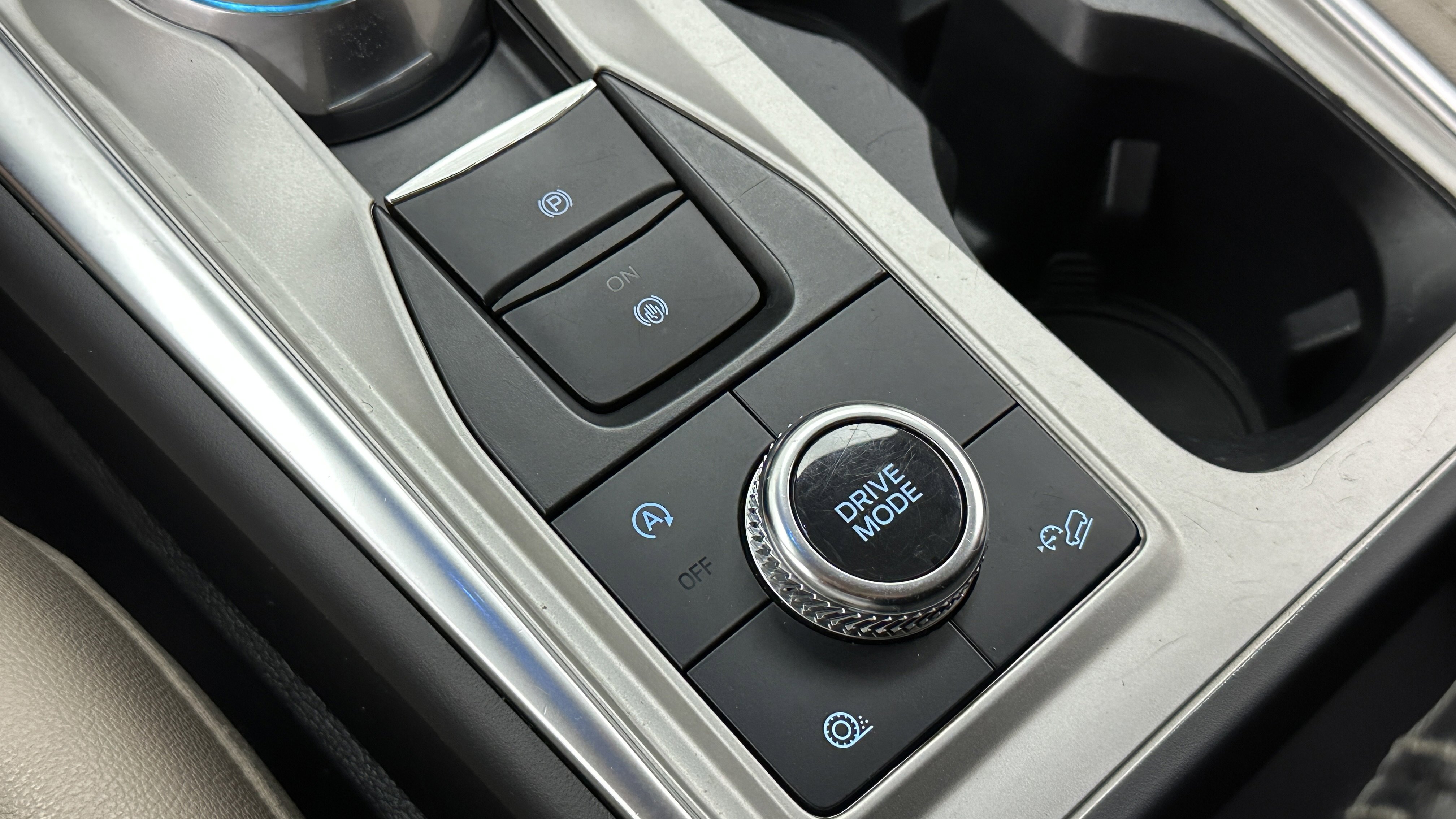 Used 2023 Ford Explorer Limited image 14