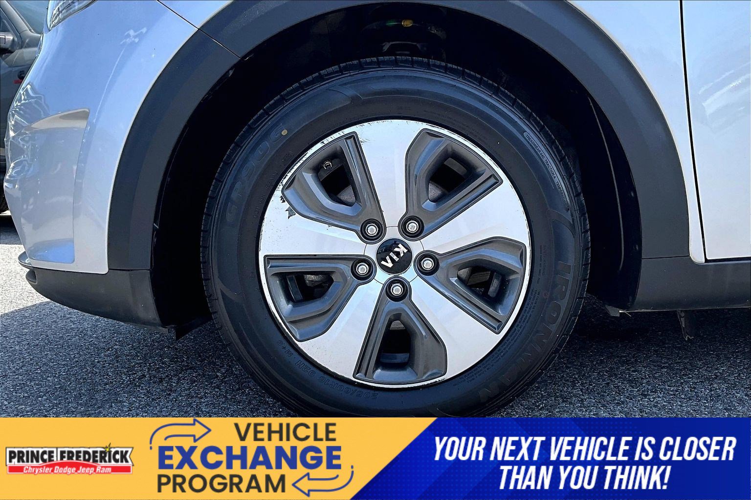 Used 2017 Kia Niro LX image 8