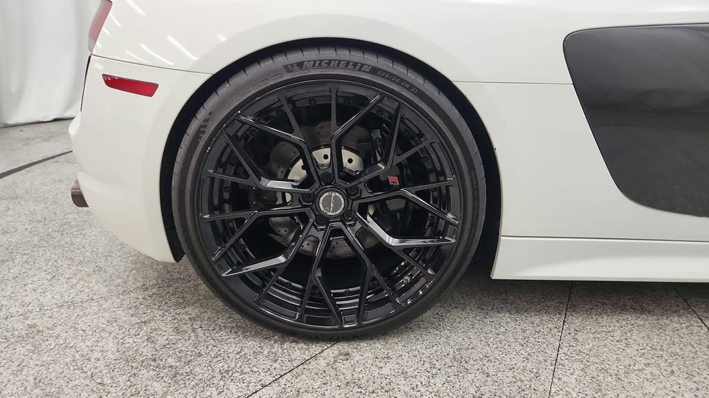 Used 2017 Audi R8 V10 AWD/4WD image 24