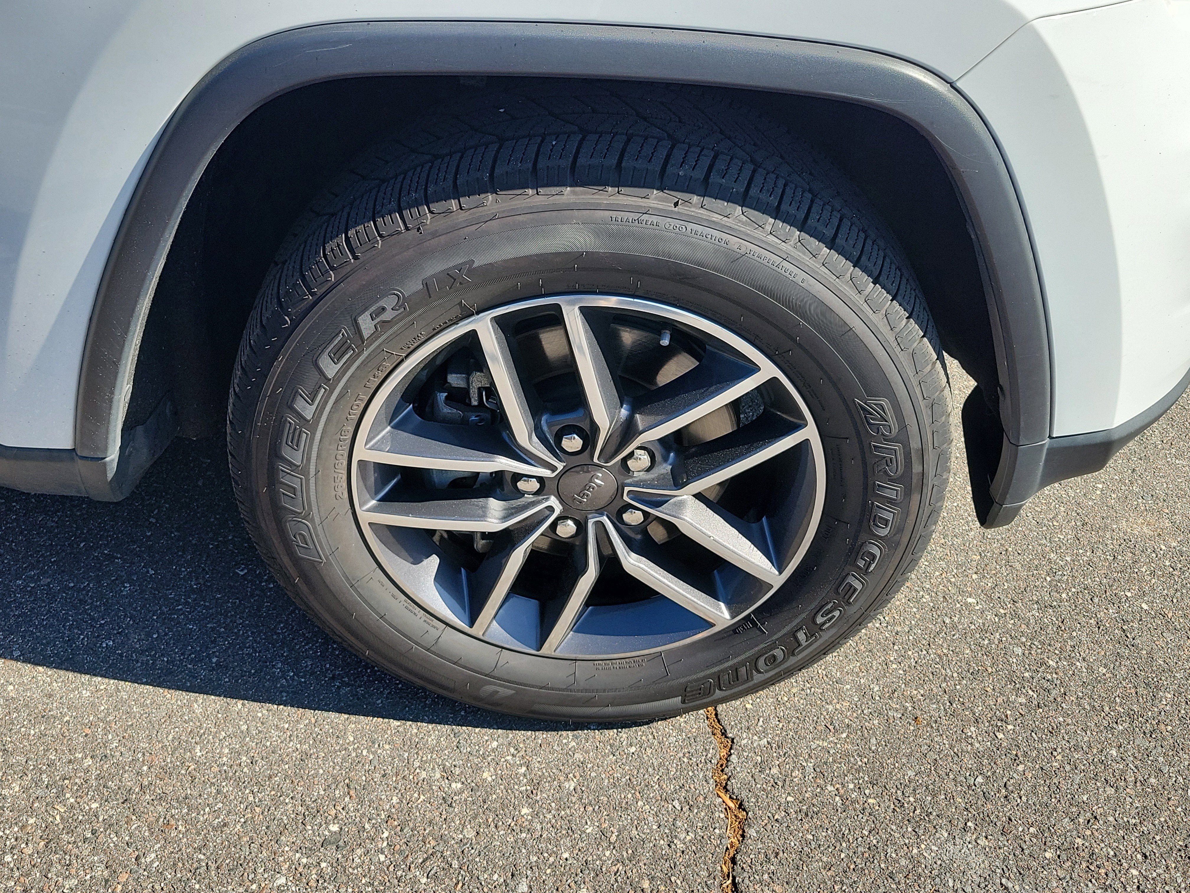 Used 2020 Jeep Grand Cherokee Limited w/ Luxury Group II image 42