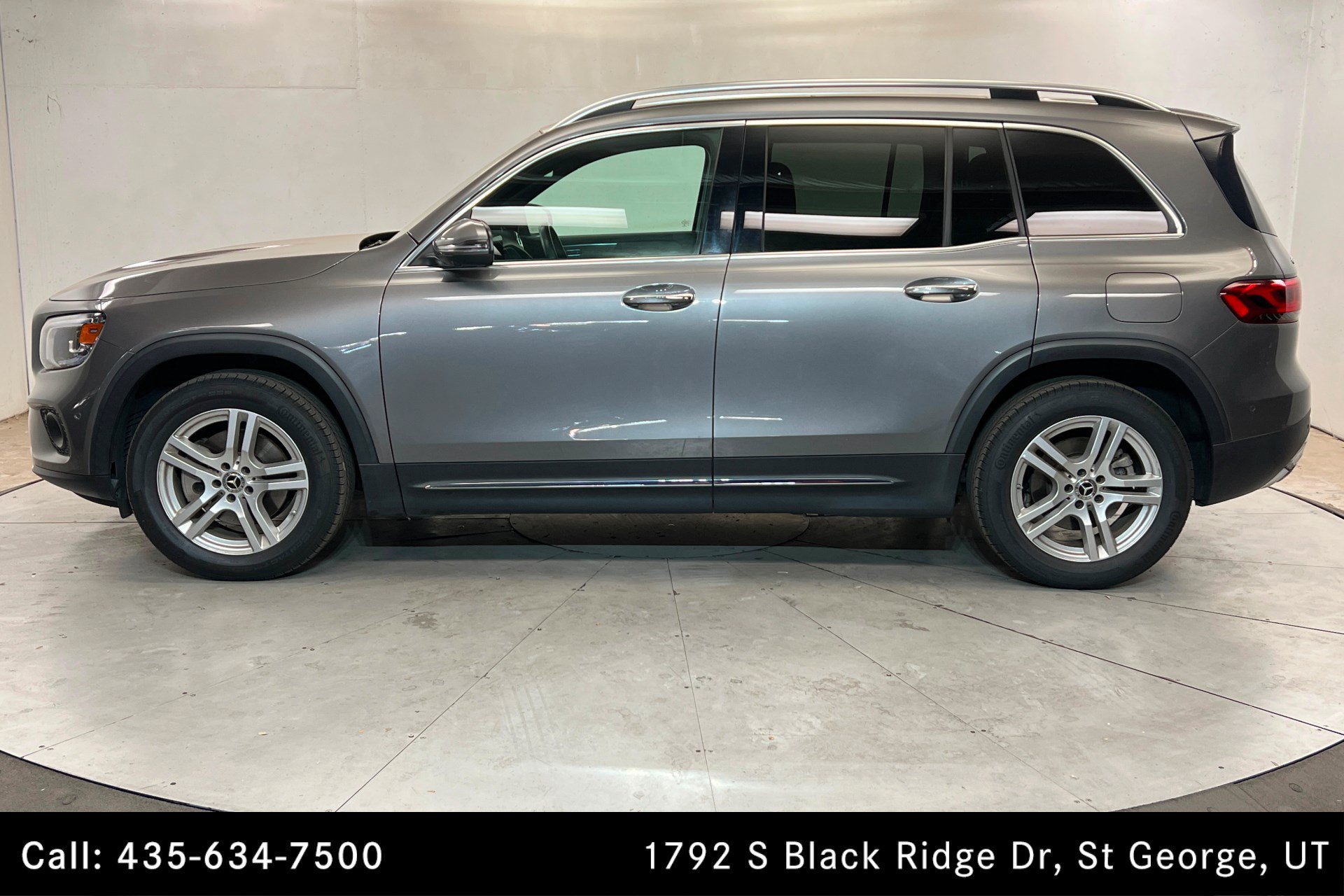 Certified 2022 Mercedes-Benz GLB 250 4MATIC w/ Premium Package Lite image 2