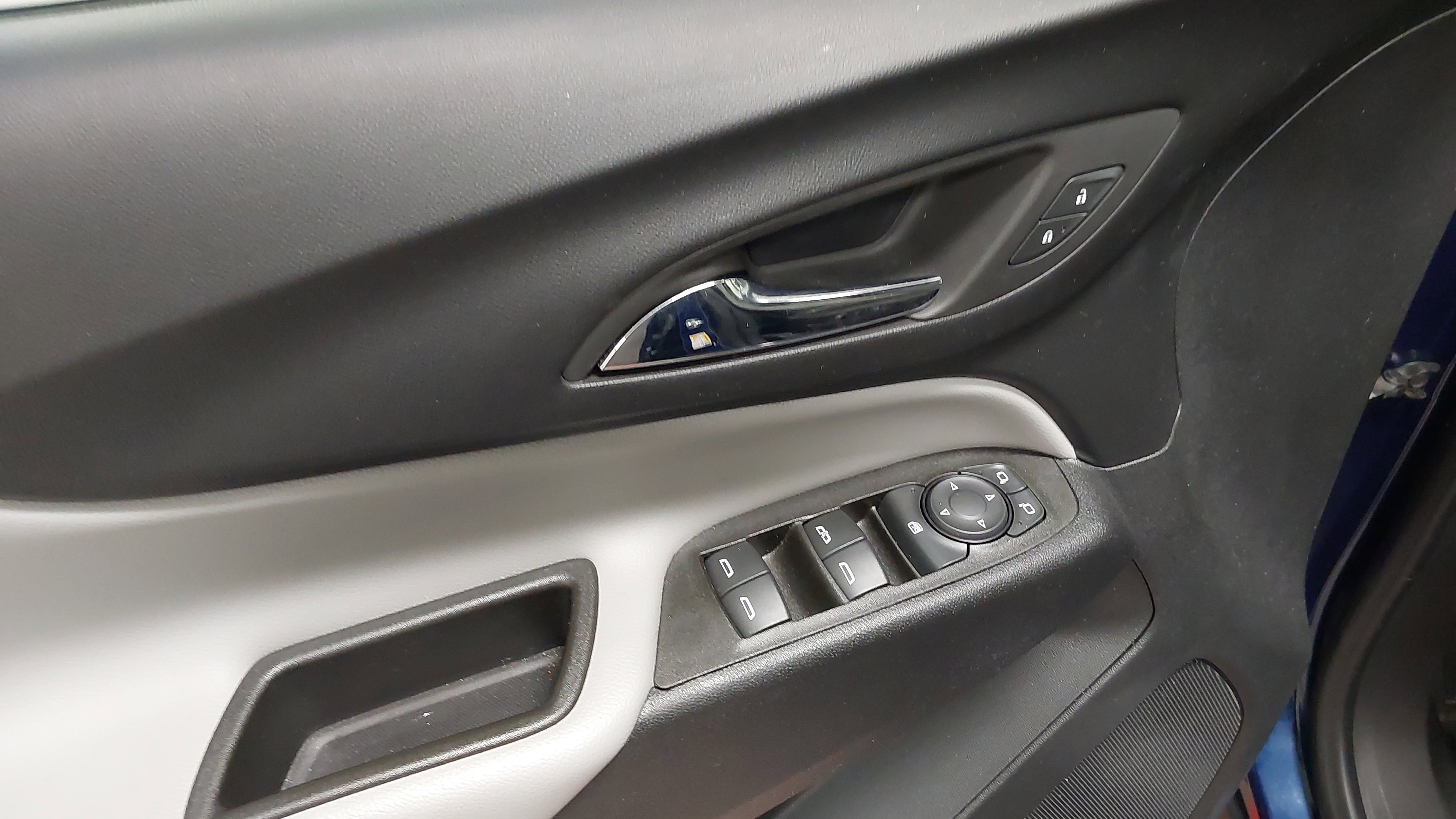 Used 2023 Chevrolet Equinox LS w/ LS Convenience Package image 25