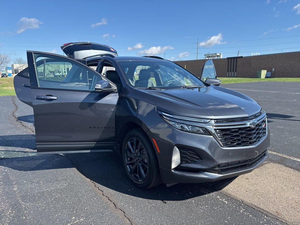 Used 2023 Chevrolet Equinox RS FWD image 23