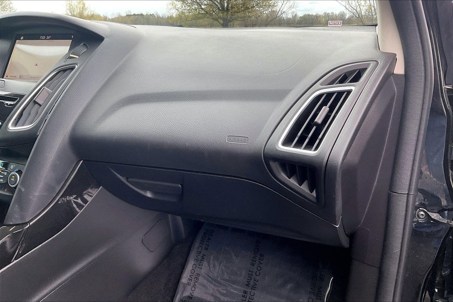 Used 2018 Ford Focus Titanium w/ Titanium Technology Package FWD image 16