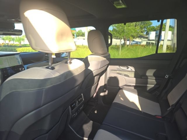 Used 2024 Lexus GX 550 AWD/4WD image 9