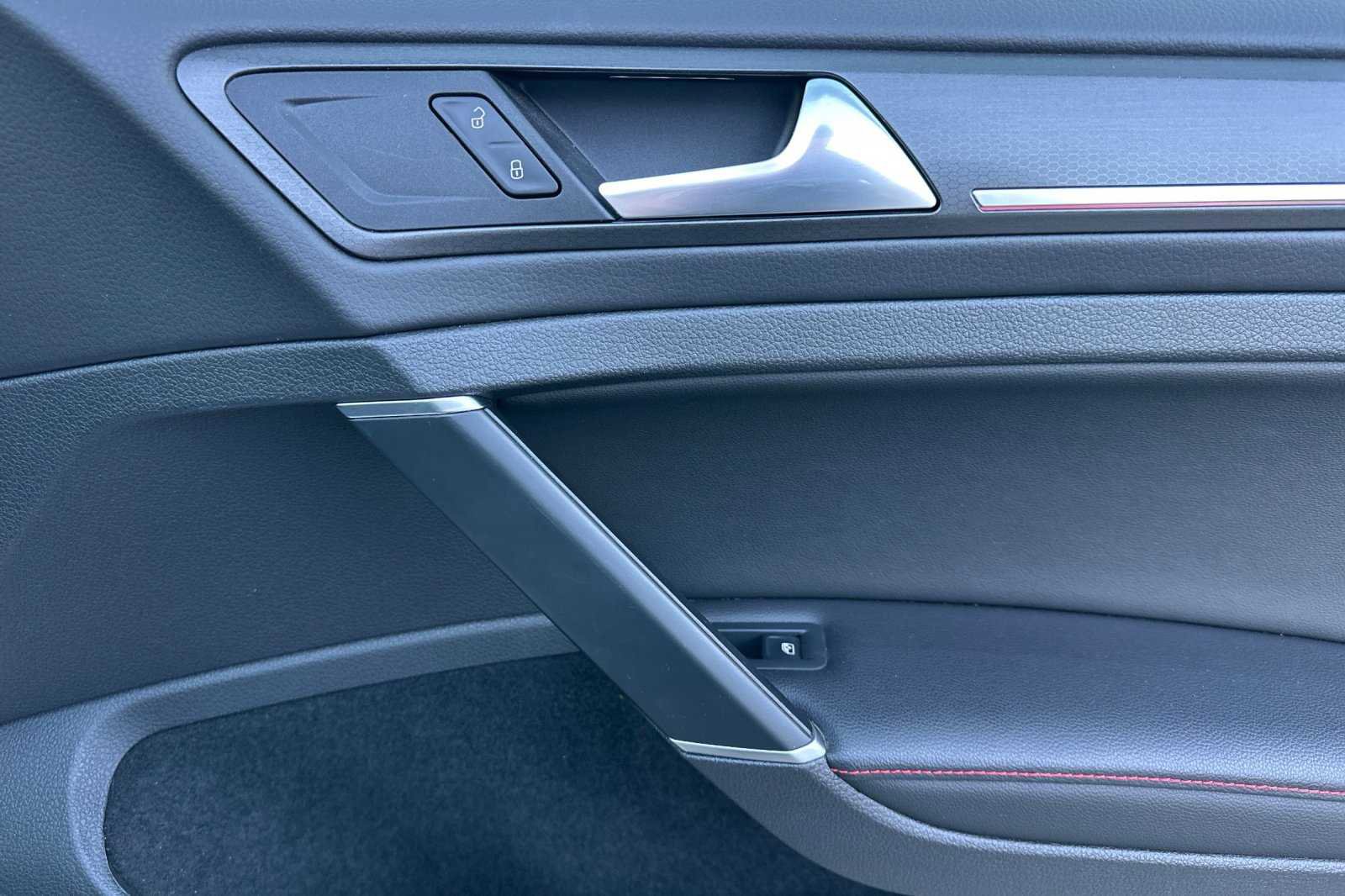 Used 2018 Volkswagen GTI Autobahn image 21