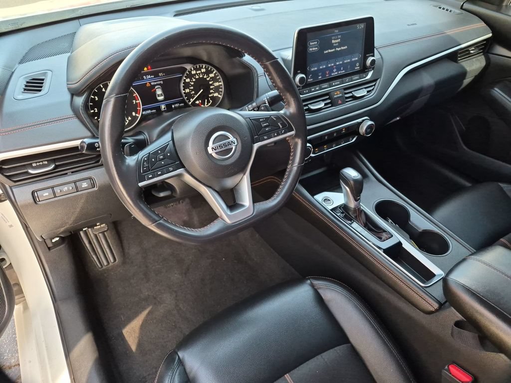 Used 2022 Nissan Altima 2.5 SR FWD image 2