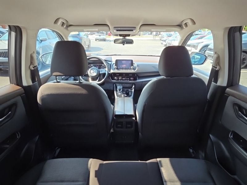 Used 2021 Nissan Rogue SV AWD/4WD image 11