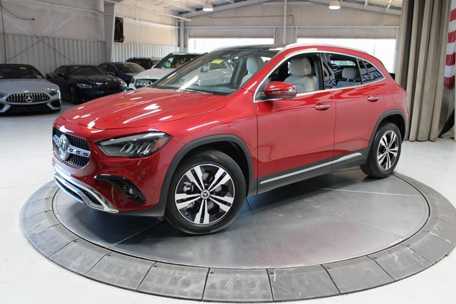 Used 2024 Mercedes-Benz GLA 250 w/ Exclusive Package image 4