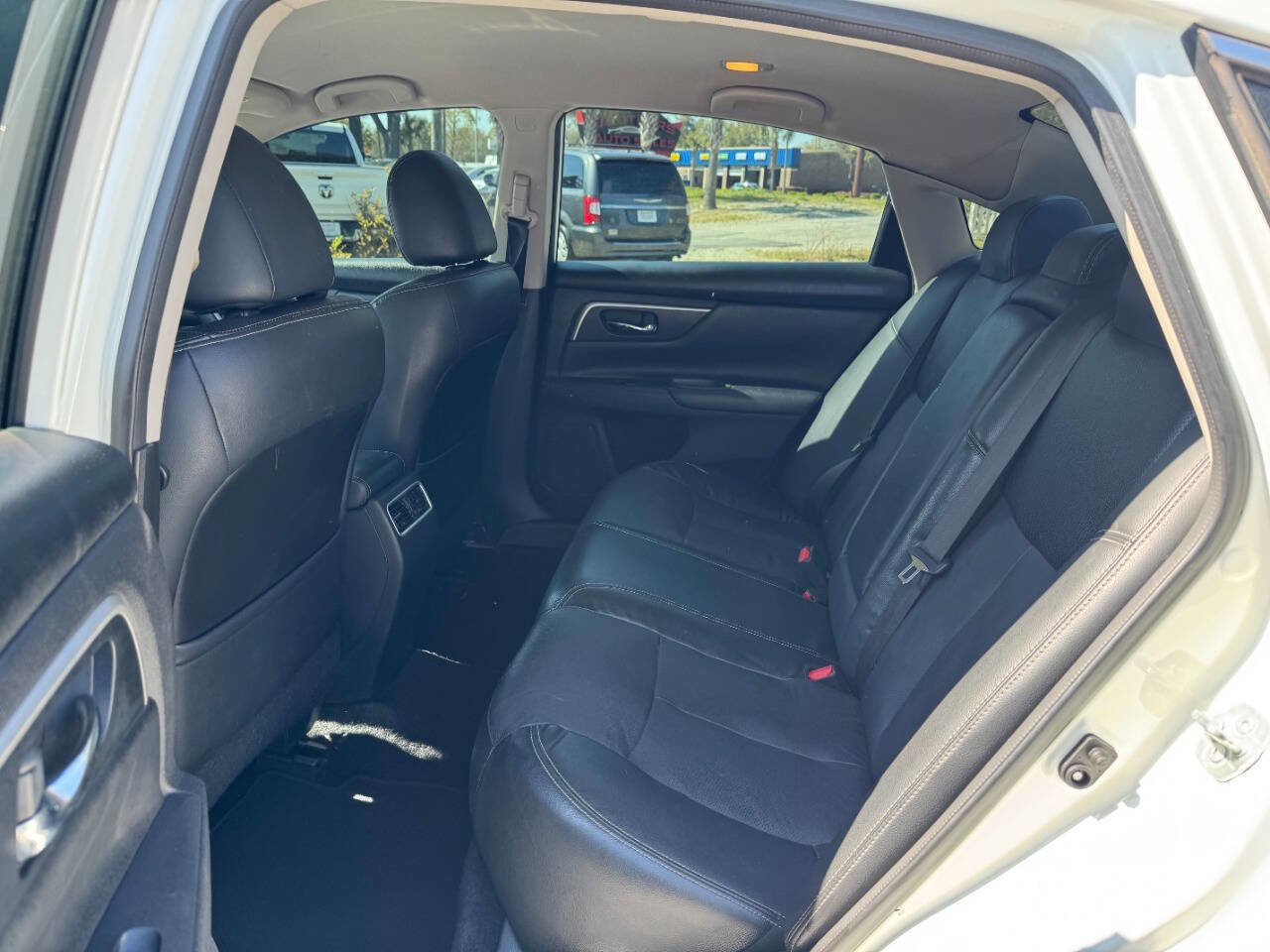 Used 2018 Nissan Altima 2.5 SL FWD image 12