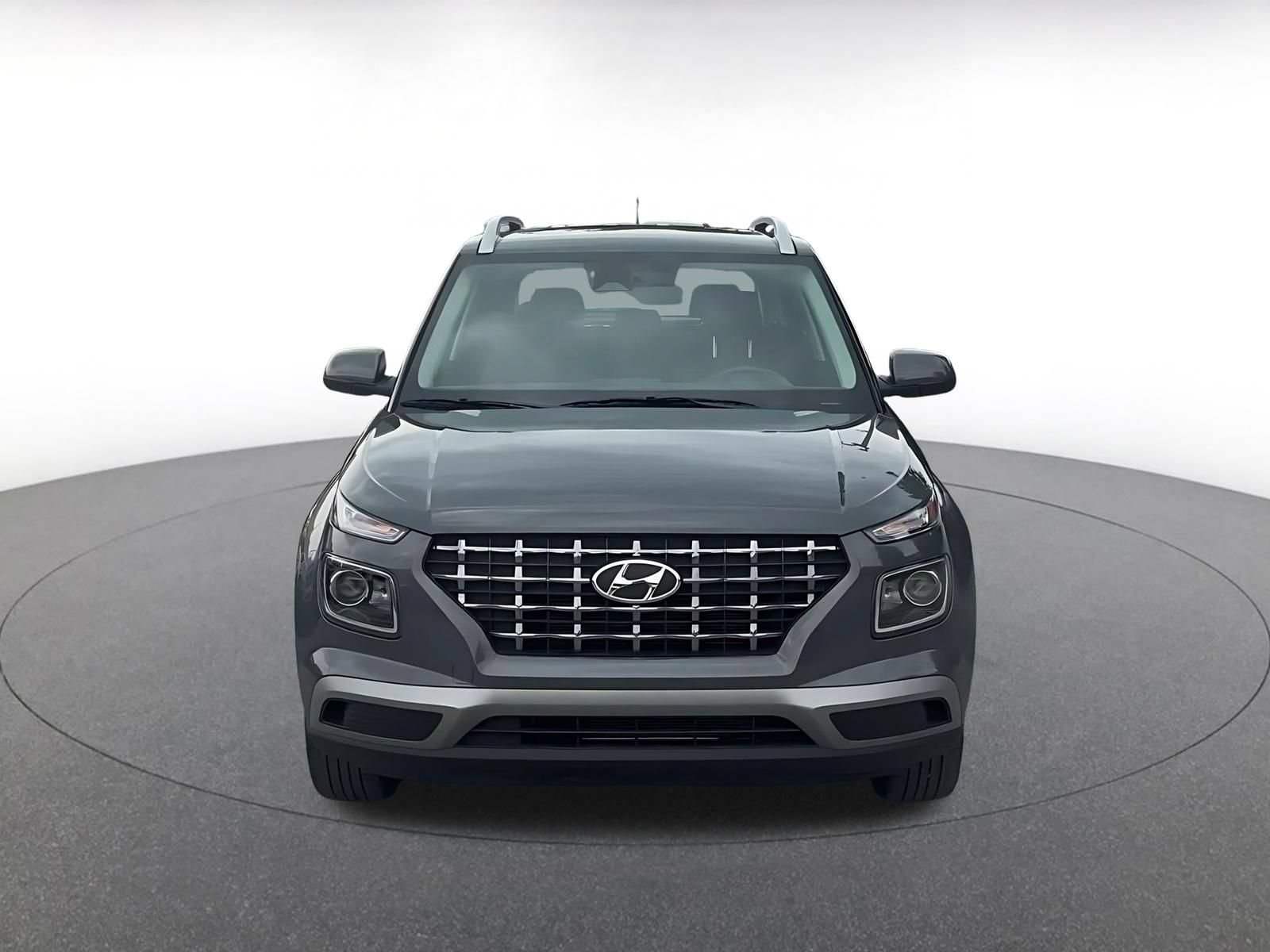 Used 2026 Hyundai Venue SEL FWD image 4