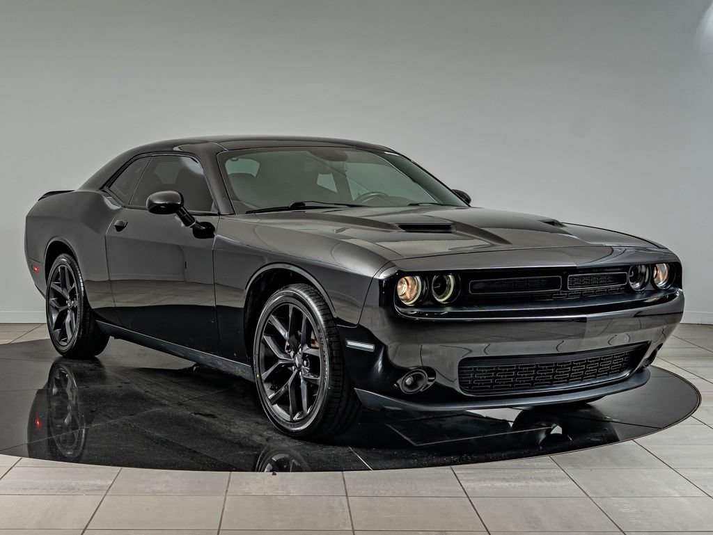 Used 2021 Dodge Challenger SXT w/ Blacktop Package RWD image 3