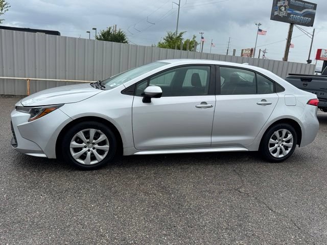 Used 2024 Toyota Corolla LE FWD image 3