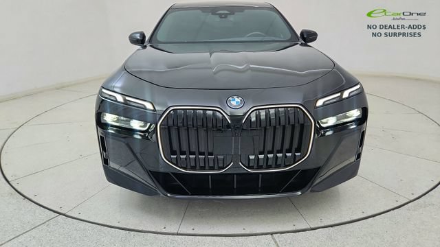 Used 2025 BMW i7 eDrive50 w/ M Sport Package RWD image 13