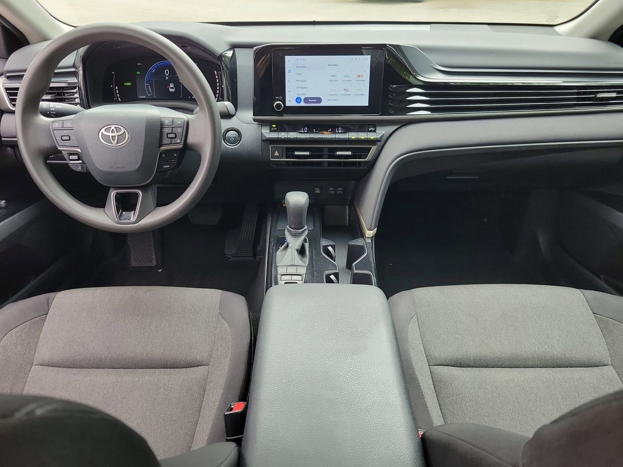 Used 2025 Toyota Camry LE FWD image 12